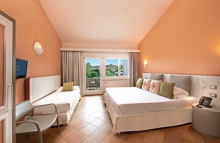 Chia Laguna - The Village - Wohnbeispiel Doppelzimmer Classic Cottage Balkon