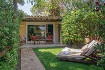 Forte Village – Le Dune - Wohnbeispiel Deluxe Bungalow (Zimmercodierung DD1)