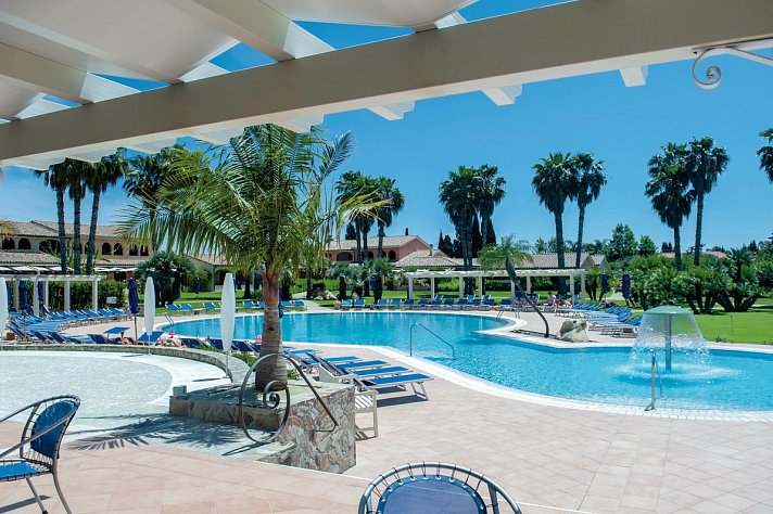 Lantana Resort