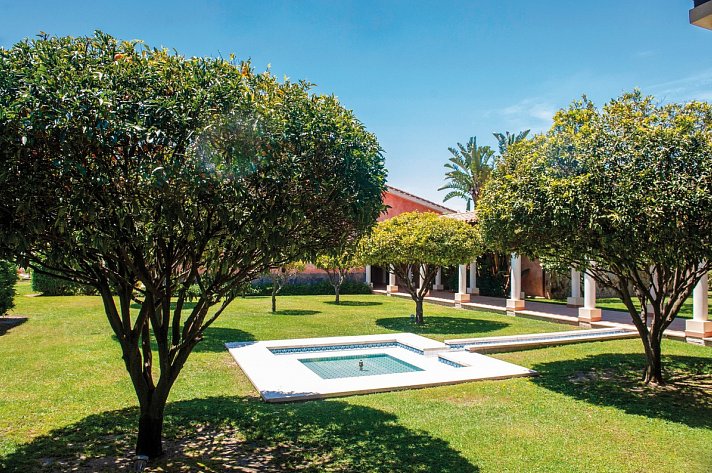 Lantana Resort