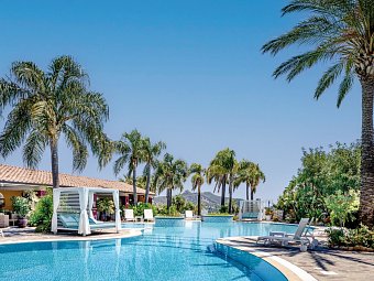 Cruccuris Resort