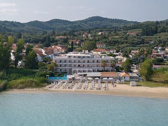 Cavomarina Beach