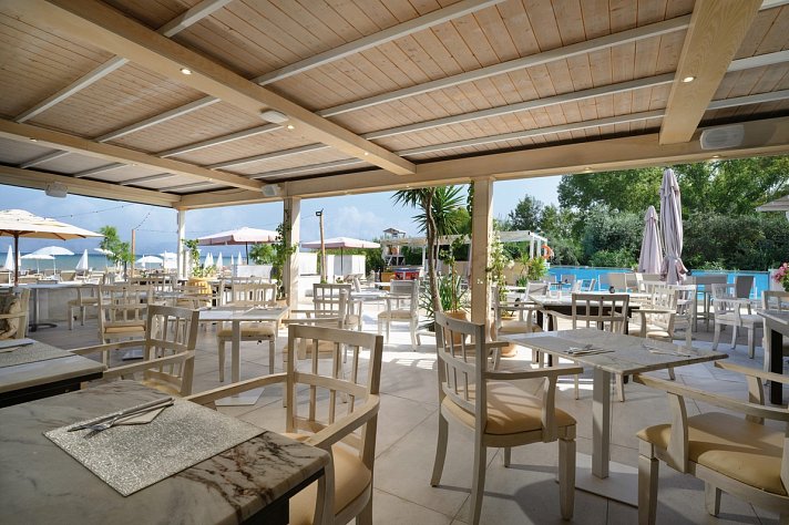 Cavomarina Beach
