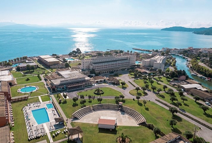 Canvas by Mitsis Messonghi