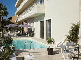 Mon Repos Palace