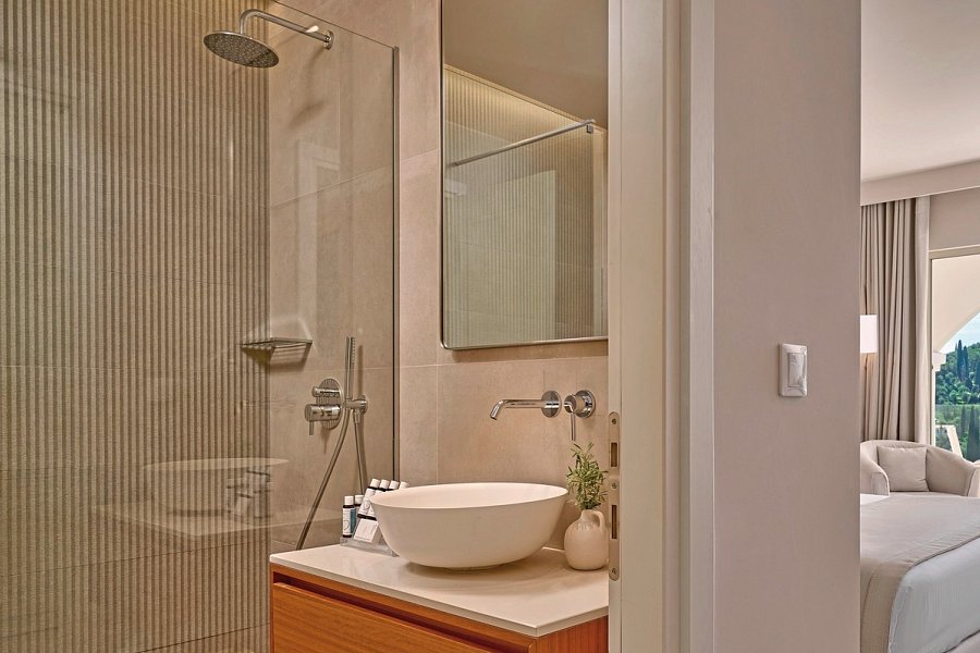 San Antonio Corfu Resort - Badbeispiel Doppelzimmer Ultima Meerblick (Zimmercodierung D8M)