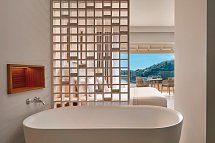 San Antonio Corfu Resort - Badbeispiel Junior Suite Fabulous Buchtblick (Zimmercodierung J1M)