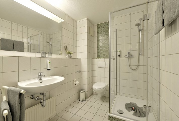 Residenz Oberhausen - Beispiel Bad Doppelzimmer Komfort (Zimmercodierung DF1)