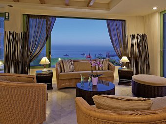Giannoulis Grand Bay Beach Resort