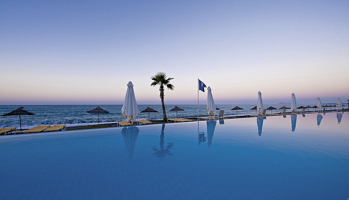 Giannoulis Grand Bay Beach Resort