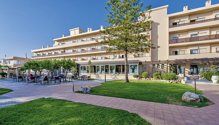 Giannoulis Santa Marina Beach