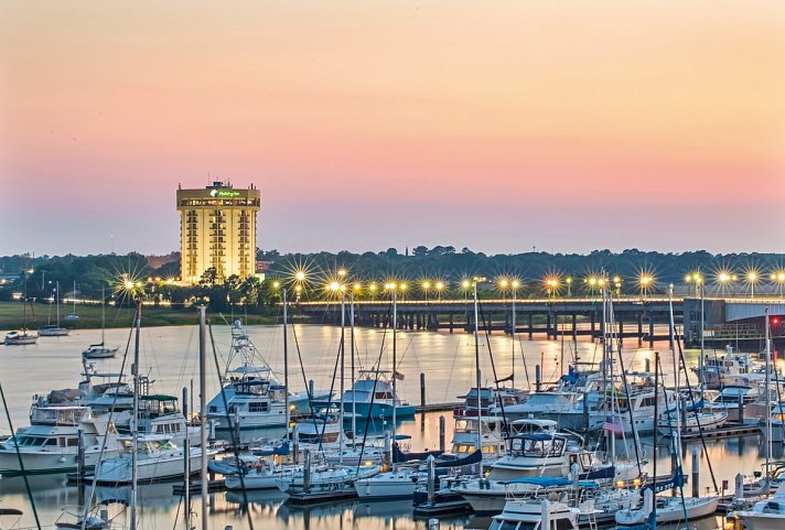 Holiday Inn Riverview