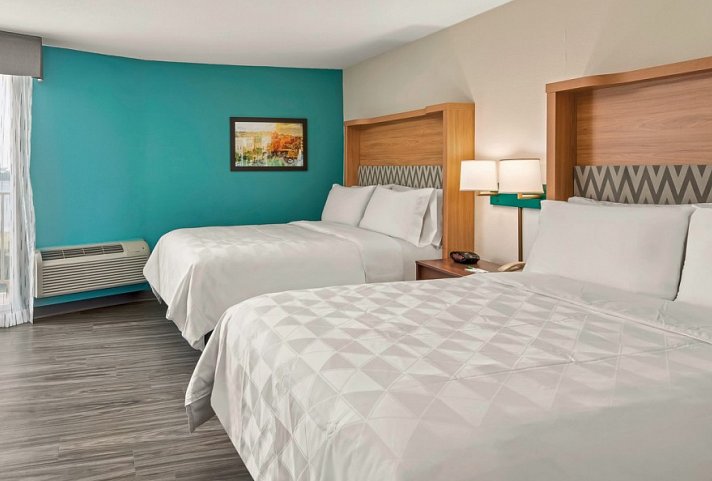 Holiday Inn Riverview - Wohnbeispiel Standard Two Double (Zimmercodierung UG1)