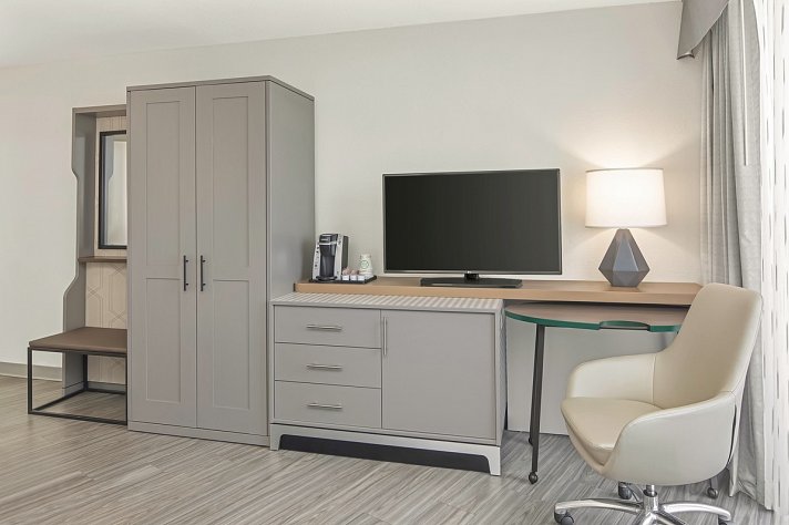 Holiday Inn Riverview