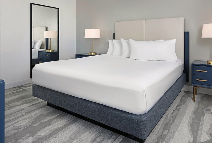 Embassy Suites Myrtle Beach - Kingston Plantation - Wohnbeispiel Standard One bed (Zimmercodierung UG1)