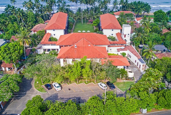 Mermaid Hotel & Club