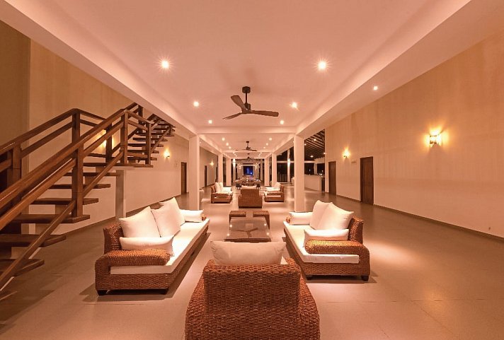 Uppuveli Beach by DSK