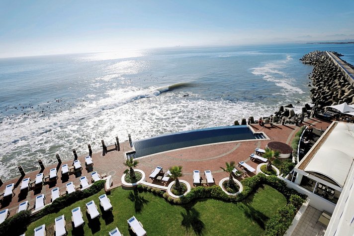Radisson Collection Hotel Waterfront