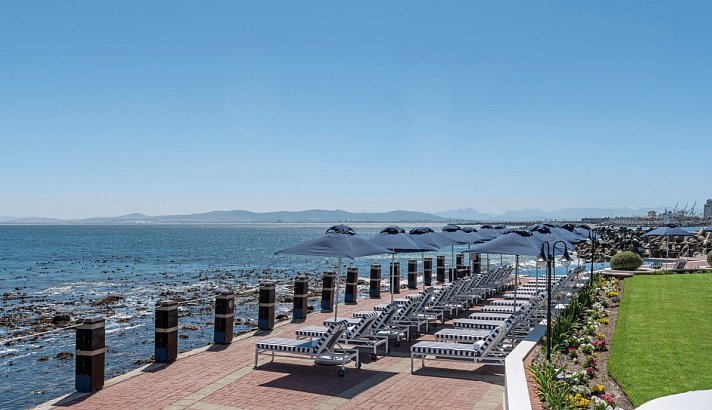 Radisson Collection Hotel Waterfront