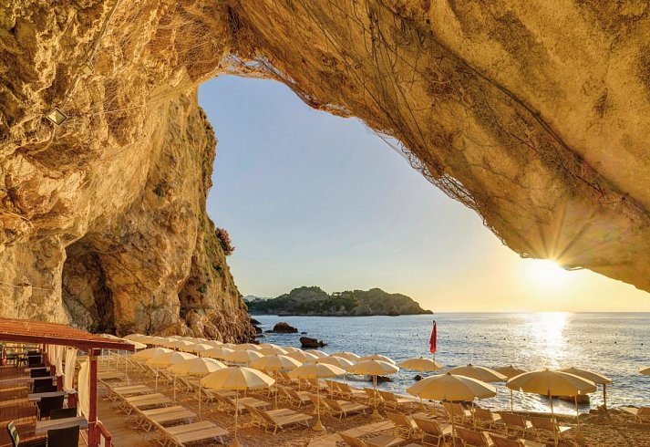 UNAHOTELS Capotaormina