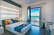 La Battigia - Wohnbeispiel Doppelzimmer Deluxe Meerblick (Zimmercodierung UDM)