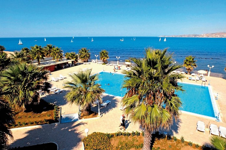 Dioscuri Bay Palace