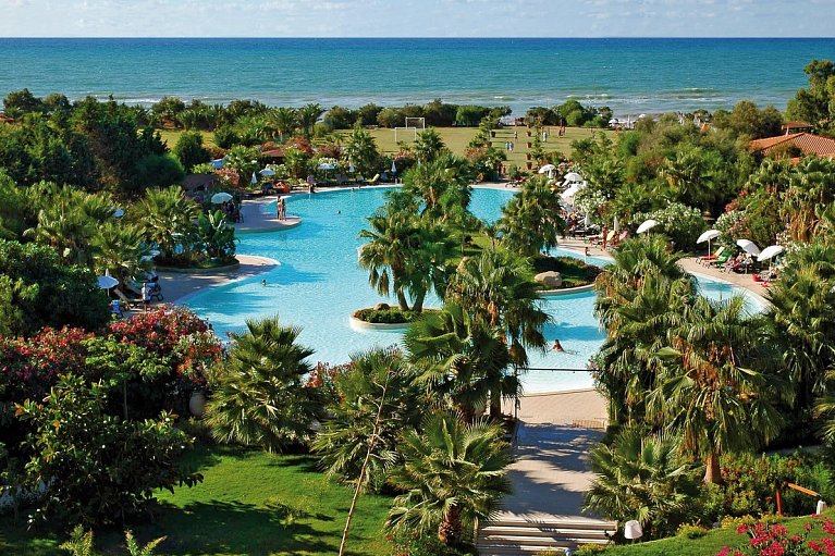 MClub Acacia Resort