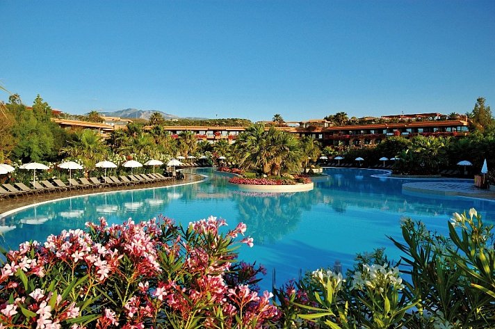 MClub Acacia Resort