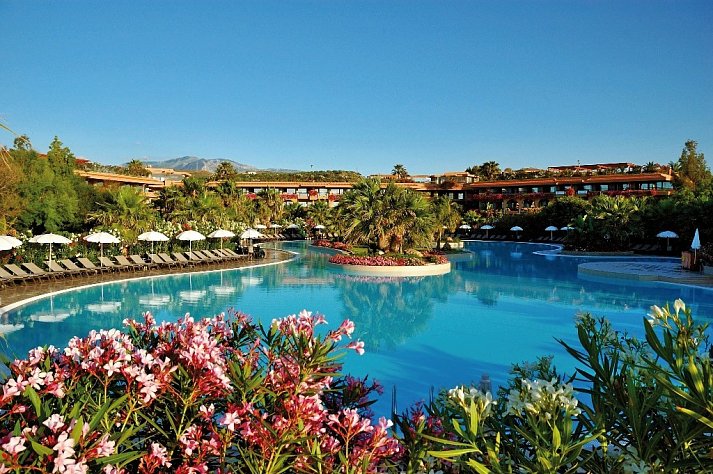 MClub Acacia Resort