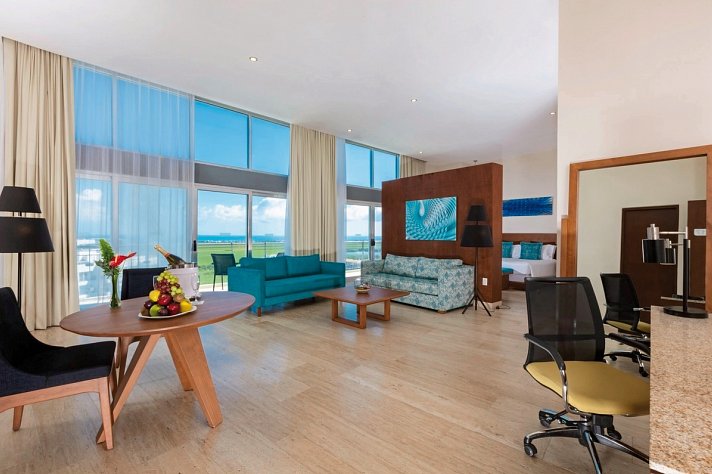 Krystal Urban Cancun
