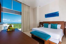 Krystal Urban Cancun