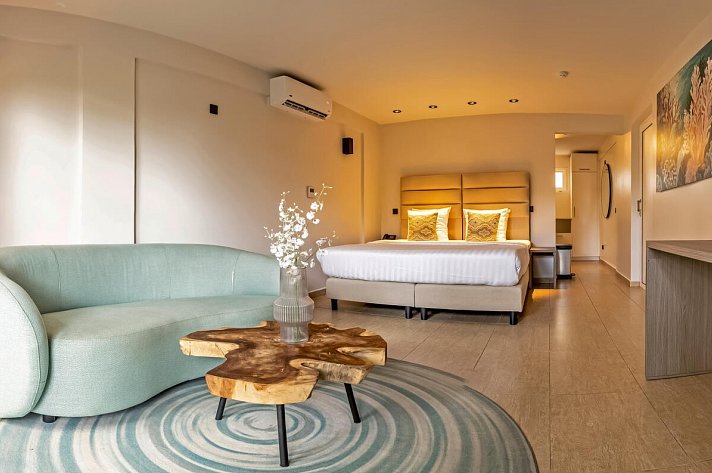Dolphin Suites