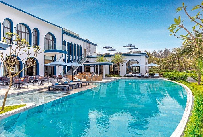 Wyndham Hoi An Royal Beachfront Resort