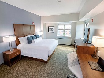 Kellogg Conference Hotel - Wohnbeispiel Standard Room 1 King Bed (Zimmercodierung UG2)