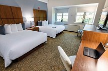 Kellogg Conference Hotel - Wohnbeispiel Standard Room 2 Queen Beds (Zimmercodierung UG4)