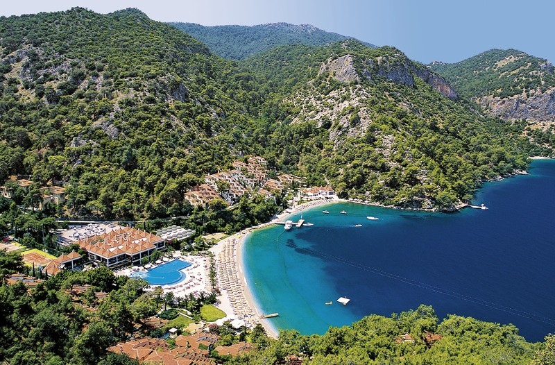 Hillside Beach Club