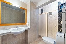 Ölüdeniz Beach Resort by Z Hotels - Beispiel Bad Doppelzimmer Economy (Zimmercodierungen DE1 & DC1)