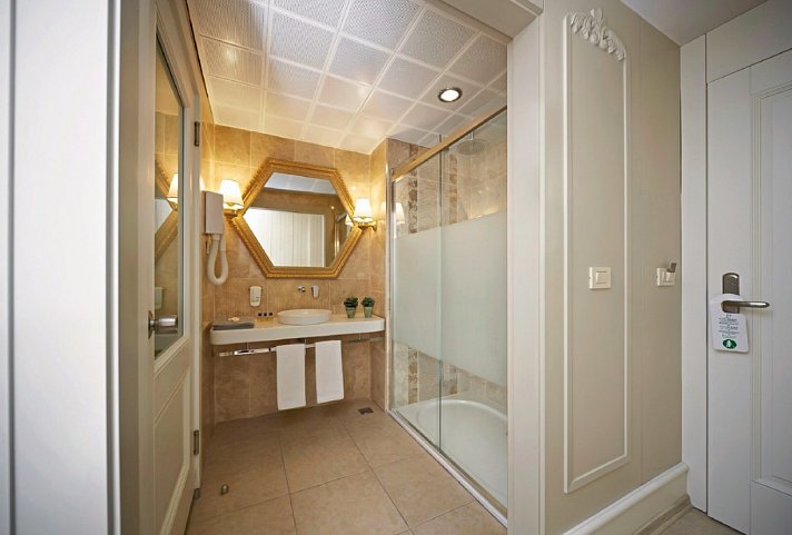 Emre Beach & Emre Hotel - Beispiel Bad Emre Hotel (Zimmercodierungen DBL & DCL)