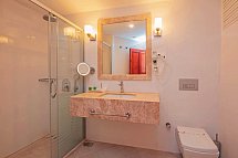 Hotel Alize - Beispiel Bad Doppelzimmer Standard (Zimmercodierung DG1)