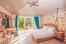 Hotel Alize - Wohnbeispiel Doppelzimmer Stone mit Jacuzzi (Zimmercodierung UB2)