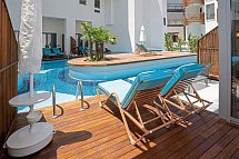 Liberty Fabay - Beispiel Terrasse Zimmer mit direktem Poolzugang (Zimmercodierungen D2P, DC2, D4P, DC4 & FB2)