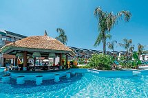 Liberty Fabay - Swim Up Bar