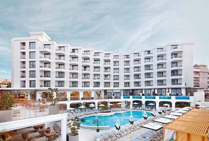 Lalila Blue Suites