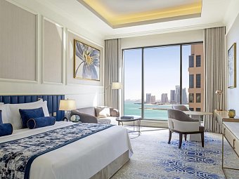 The St. Regis Doha - Wohnbeispiel Grand Deluxe Sea View (Zimmercodierung UD2)