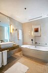 Hilton Doha Hotel - Wohnbeispiel Premium Sea View (Zimmercodierung UMM)