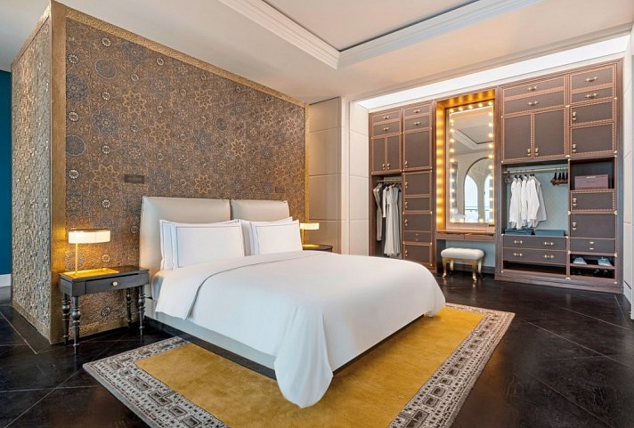 Raffles Doha - Crescent Signature Suite