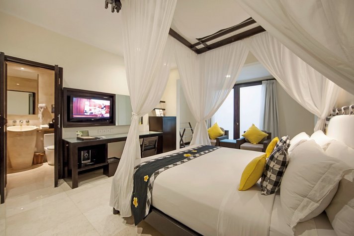 Legian Beach Hotel