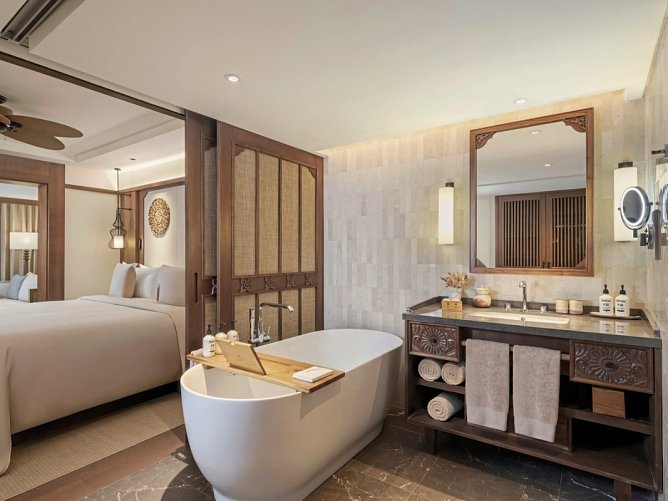 Paradisus by Meliá Bali - Beispiel Bad Junior Suite Garden View (Zimmercodierungen JBG, JB1, JIG, JI1, JLG & JL1)