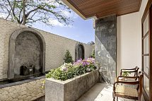 Bali Tropic Resort & Spa - Beispiel Terrasse Club (Zimmercodierung UL1)