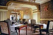 Buswells Hotel